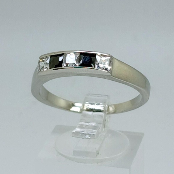 Vintage 90s Silver Princess Cut Black White Stone Channel Set Band Ring Size 10 - Picture 6 of 13